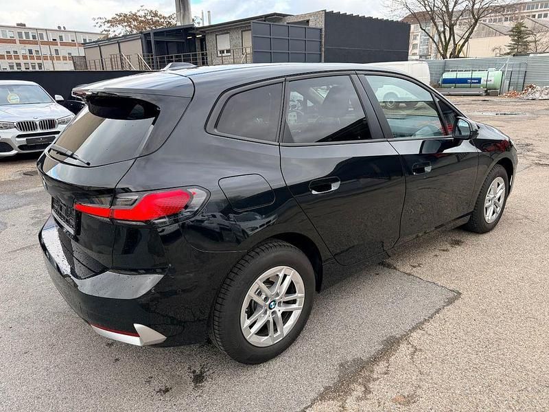 Gebraucht BMW 218 Active Tourer 150 PS (110 kW) 2023 Schwarz Van / Kleinbus