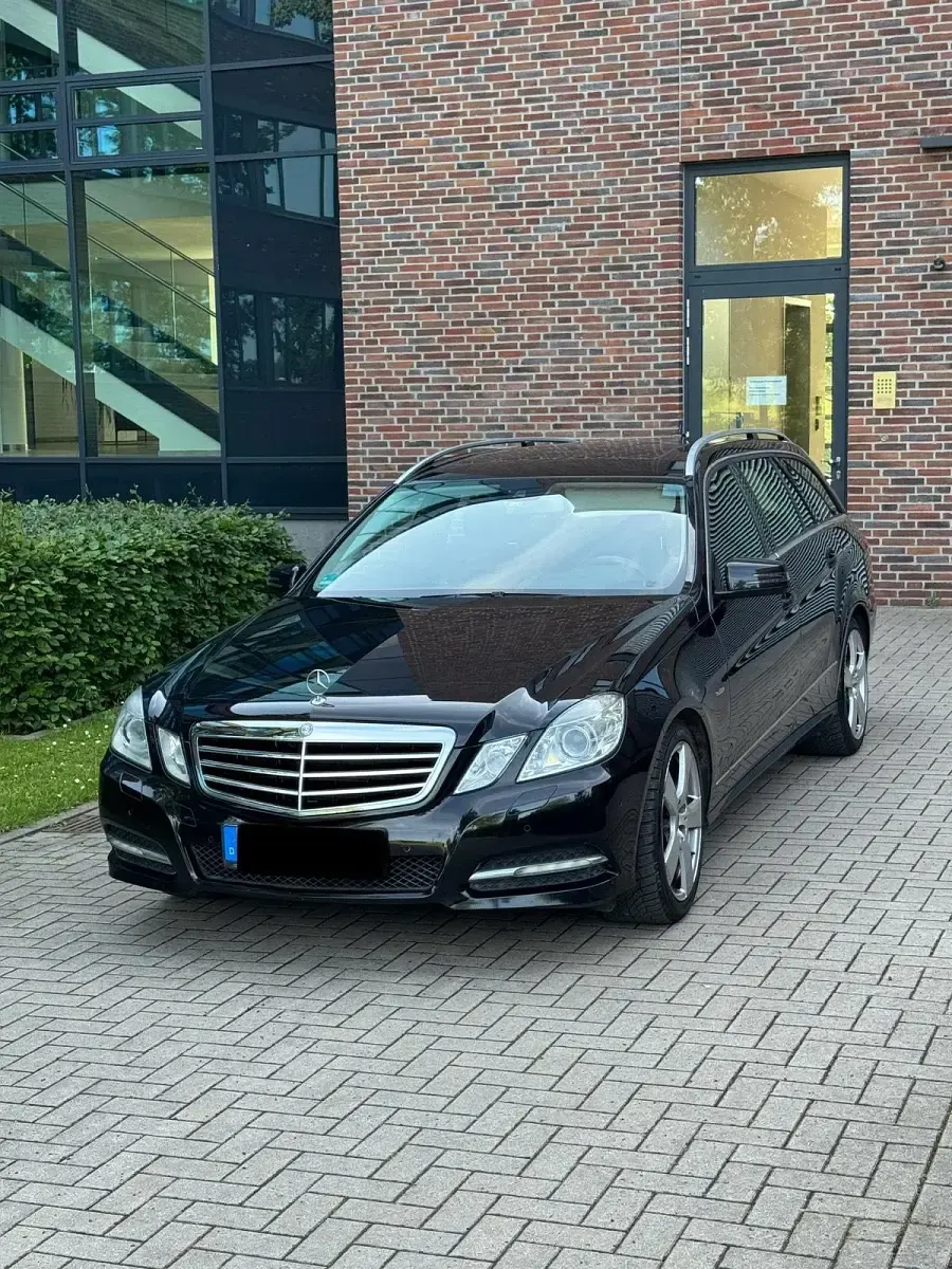 Gebraucht Mercedes E250 204 PS (150 kW) 2011 Schwarz Kombi
