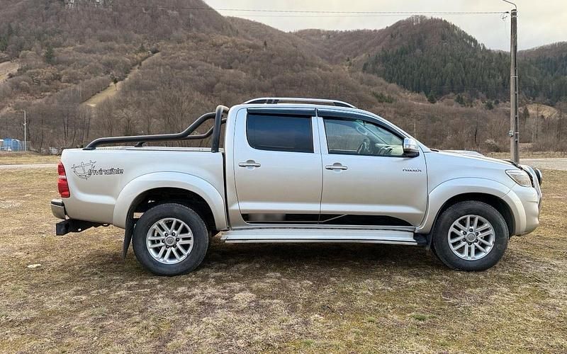 Gebraucht Toyota HiLux 171 PS (125 kW) 2015 Silber Abholung