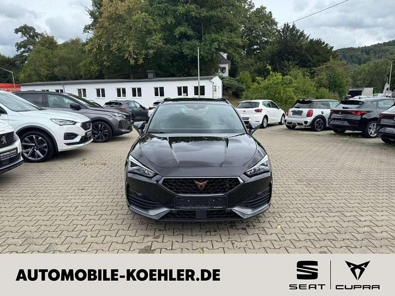 Mitternachtsschwarz (metallic) Gebraucht 2022 Cupra Leon Basis Kombi | 24.990 € (Guter Preis) - Bild 1/4