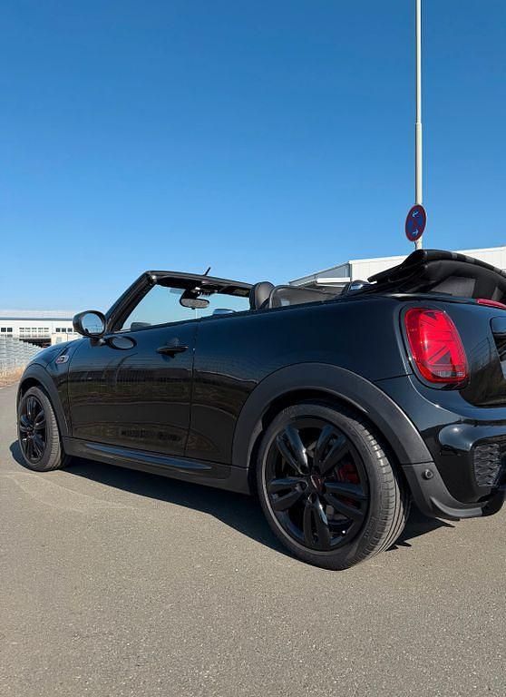 Gebraucht Mini John Cooper Works 231 PS (169 kW) 2019 Schwarz Kleinwagen