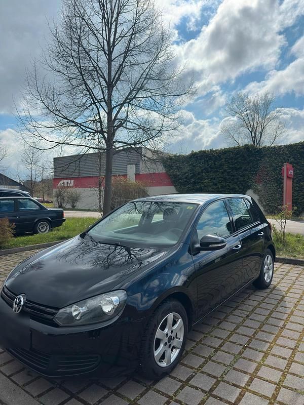 Gebraucht VW Golf VI 105 PS (77 kW) 2012 Schwarz Kleinwagen