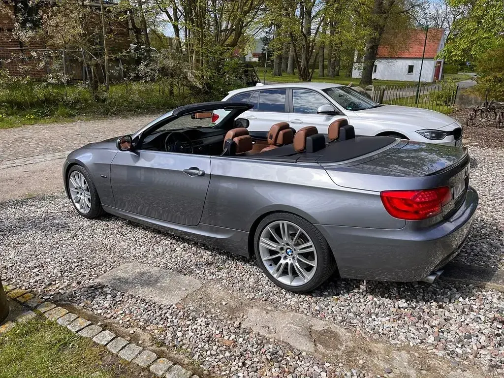 Gebraucht BMW 325 Cabriolet M Sport 204 PS (150 kW) 2013 Grau Cabrio