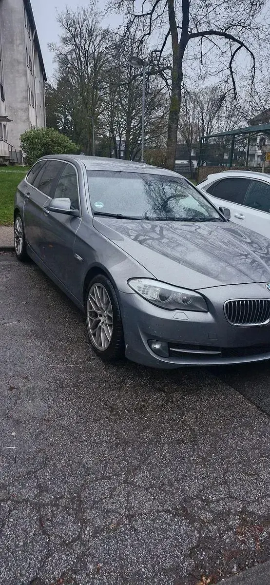 Gebraucht BMW 530 258 PS (189 kW) 2012 Grau Kombi