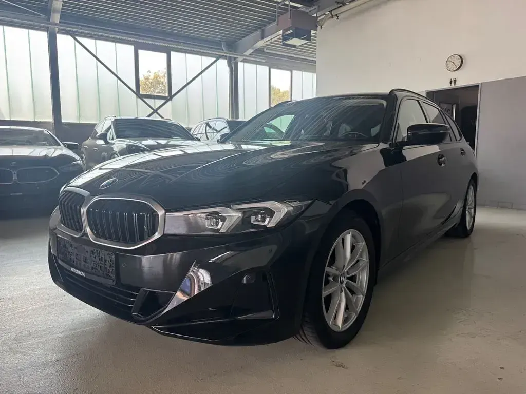 Gebraucht BMW 320 190 PS (139 kW) 2023 Schwarz Kombi