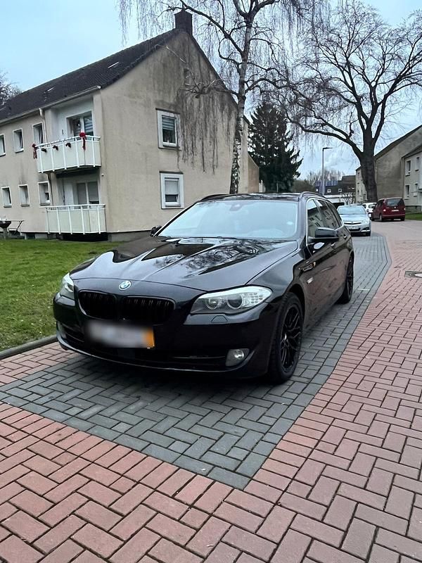 Gebraucht BMW 530 258 PS (189 kW) 2013 Schwarz Kombi