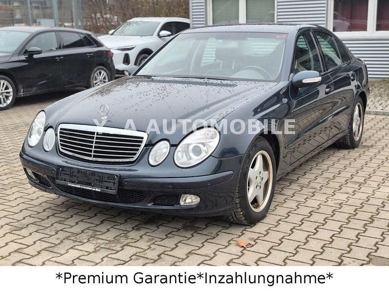 Schwarz Gebraucht 2003 Mercedes E200 Limousine | 5.450 € (Fairer Preis) - Bild 1/4