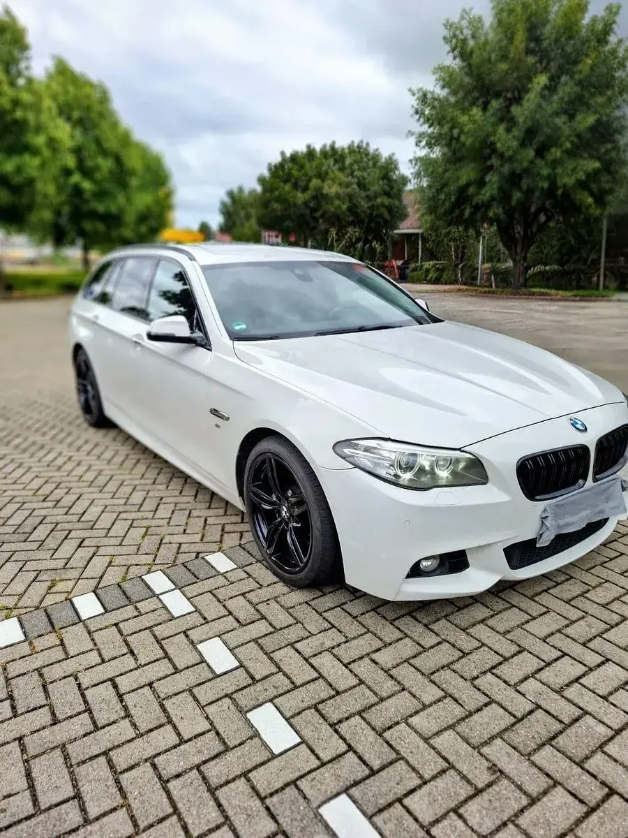 Gebraucht BMW 520 Shadowline 190 PS (139 kW) 2017 Weiß Kombi