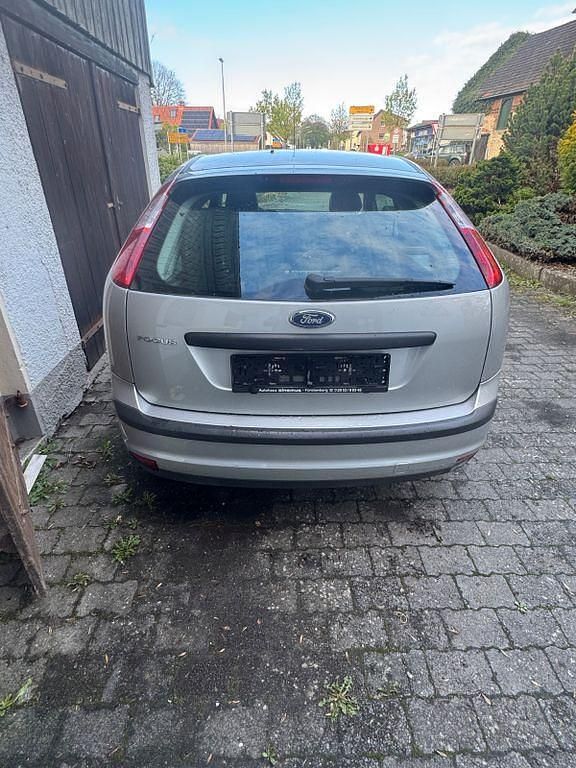Usata Ford Focus 101 CV (74 kW) 2006 Argento Berlina