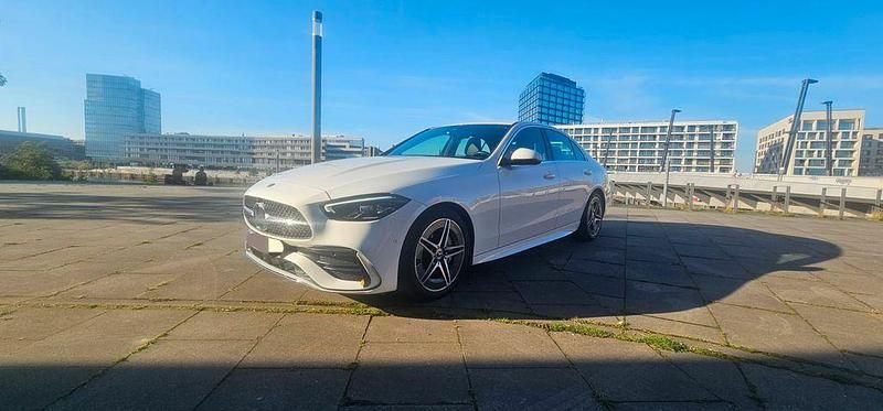Weiß Gebraucht 2023 Mercedes C200 Limousine | 36.490 € (Superpreis) - Bild 1/4