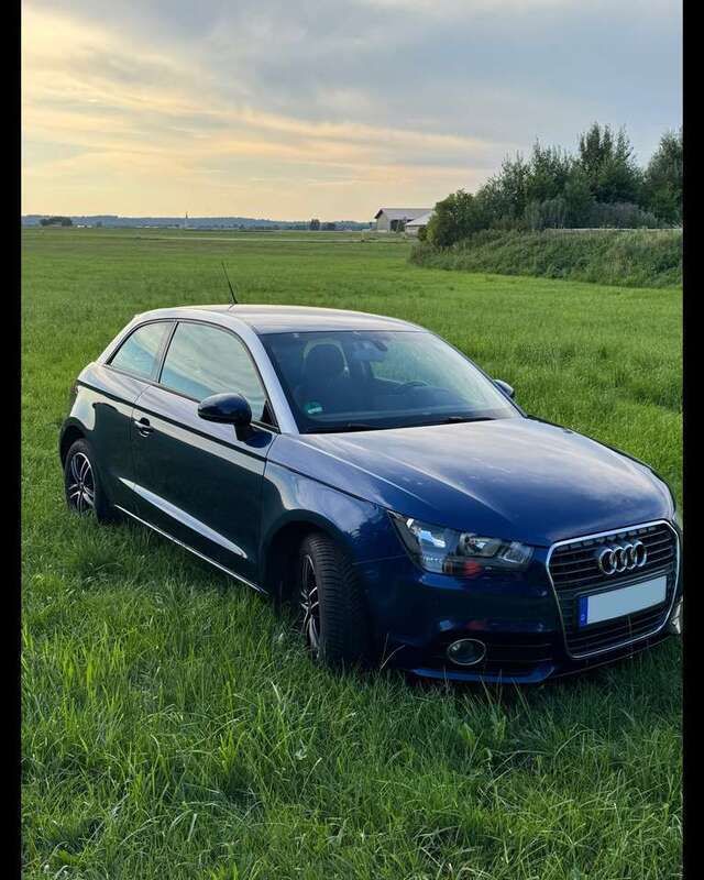 Blau Gebraucht 2011 Audi A1 Attraction Kleinwagen | 8.500 € (Fairer Preis) - Bild 1/4