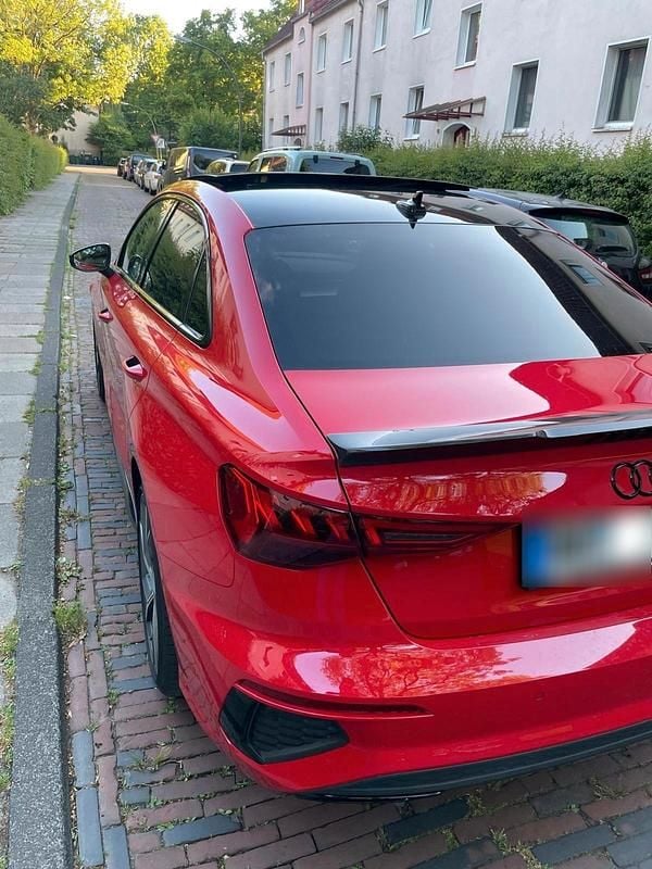 Gebraucht Audi A3 Ambiente 200 PS (147 kW) 2022 Rot Limousine