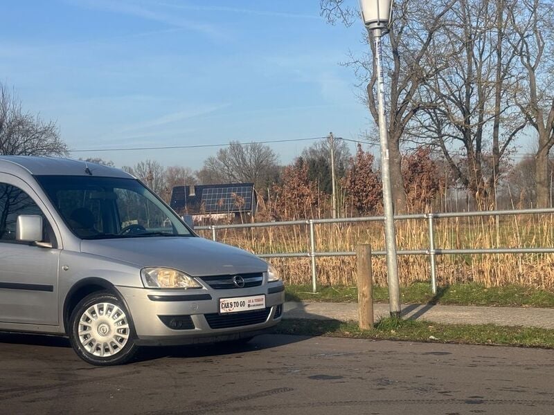 Usata Opel Combo Edition 75 CV (55 kW) 2007 Argento Monovolume