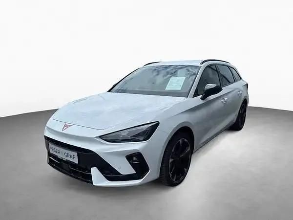 Neu Cupra Leon 2025 Glacial white Kombi