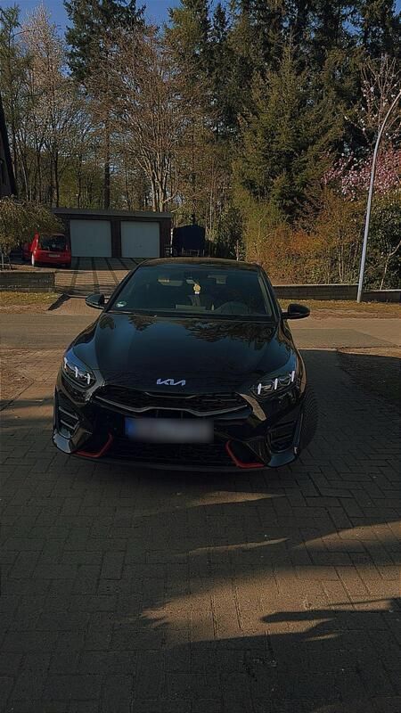 Schwarz Gebraucht 2024 Kia ProCeed GT Kleinwagen | 30.900 € (Fairer Preis) - Bild 1/4