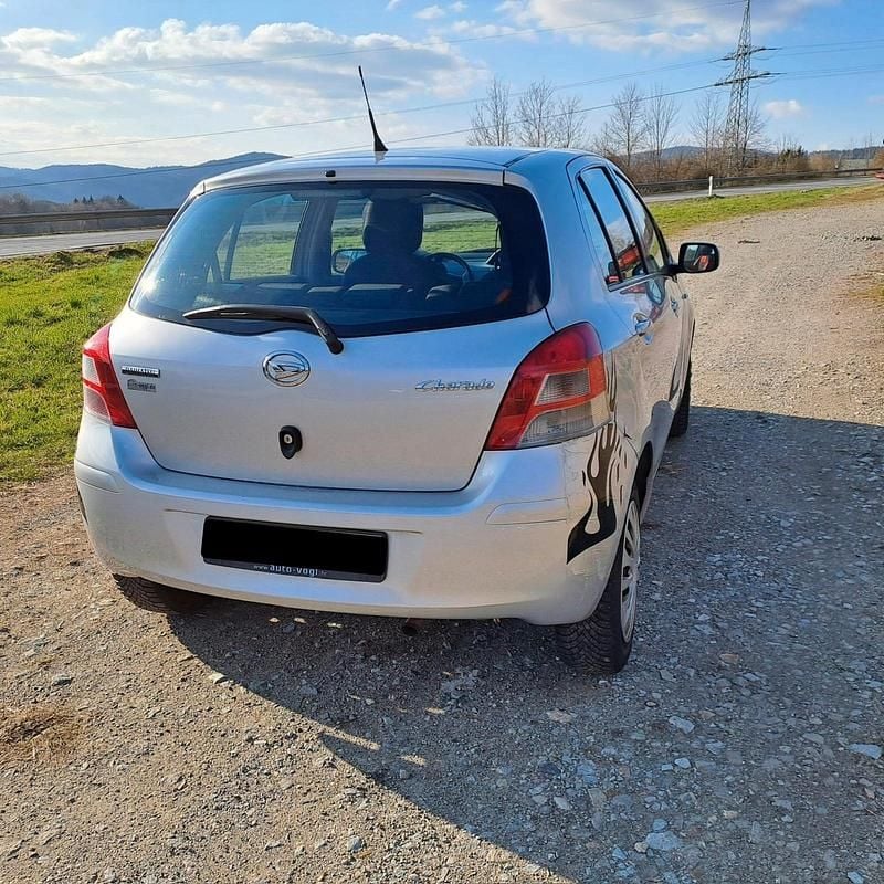 Gebraucht Daihatsu Charade 101 PS (74 kW) 2012 Grau Kleinwagen