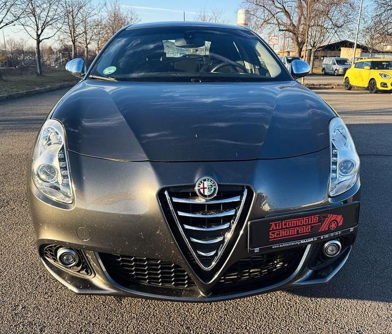 Gebraucht Alfa Romeo Giulietta Turismo 105 PS (77 kW) 2014 Grau Kleinwagen