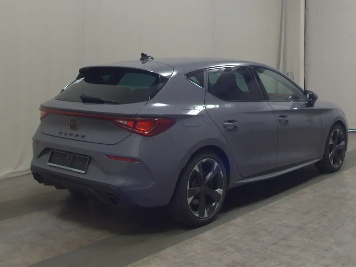 Gebraucht Cupra Leon 245 PS (180 kW) 2023 Grau Limousine
