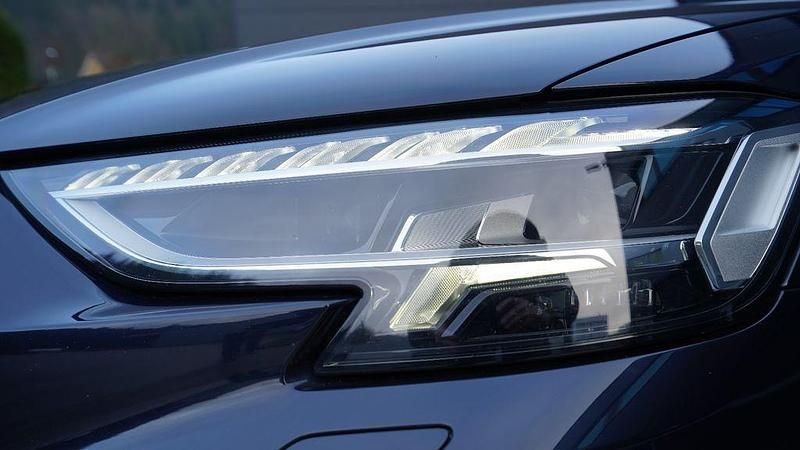 Second-hand Audi A8 Performance 340 CP (250 kW) 2022 Albastru Berlinǎ