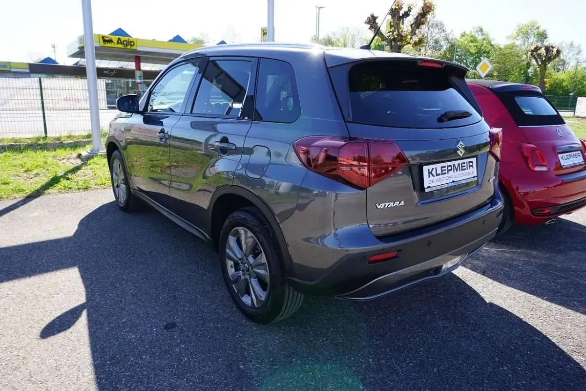Gebraucht Suzuki Vitara Comfort 129 PS (94 kW) 2025 Titan dark gray SUV