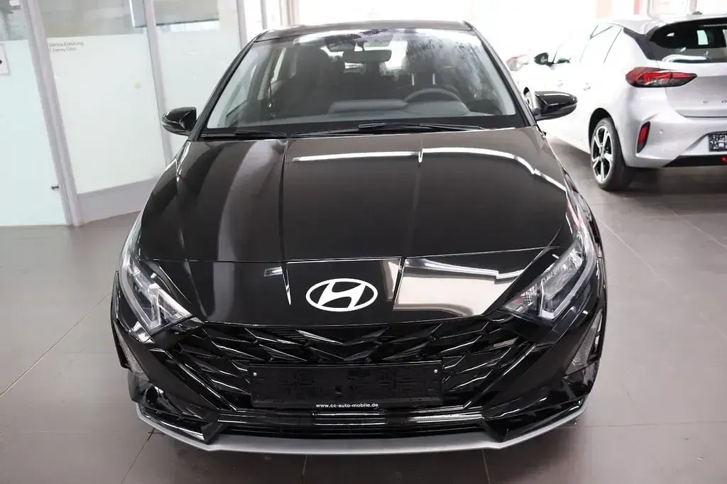 Neu Hyundai i20 90 PS (66 kW) 2026 Schwarz Kleinwagen