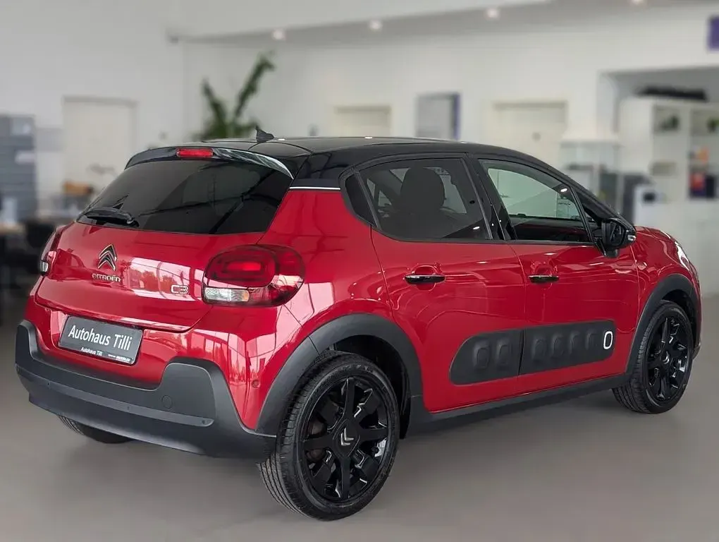 Used Citroën C3 Shine 82 HP (60 kW) 2017 Red Sedan