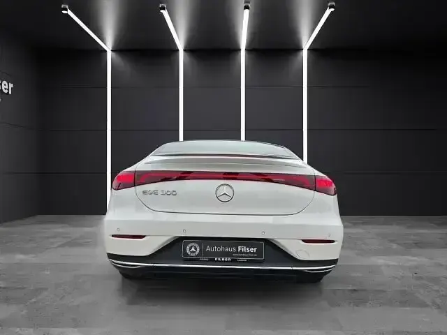Gebraucht Mercedes EQE300 Advanced Plus 180 kW (245 PS) 2024 Weiß Limousine