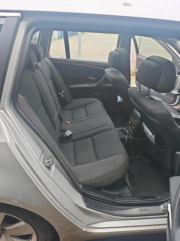 Second-hand BMW 525 2007 Argintiu Break