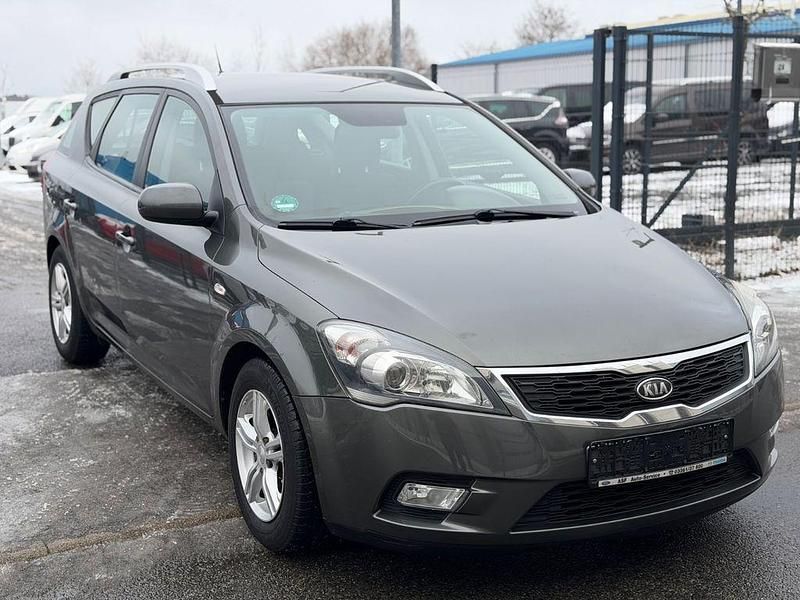 Gebraucht Kia Ceed Sportswagon 116 PS (85 kW) 2011 Grau Kombi