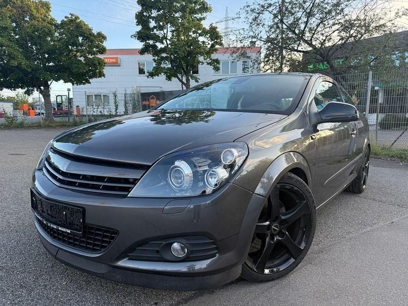 Grau Gebraucht 2009 Opel Astra GTC Sport Coupé | 2.990 € (Superpreis) - Bild 1/4