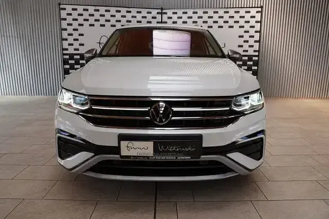 Gebraucht VW Tiguan Allspace 200 PS (147 kW) 2022 Weiß SUV