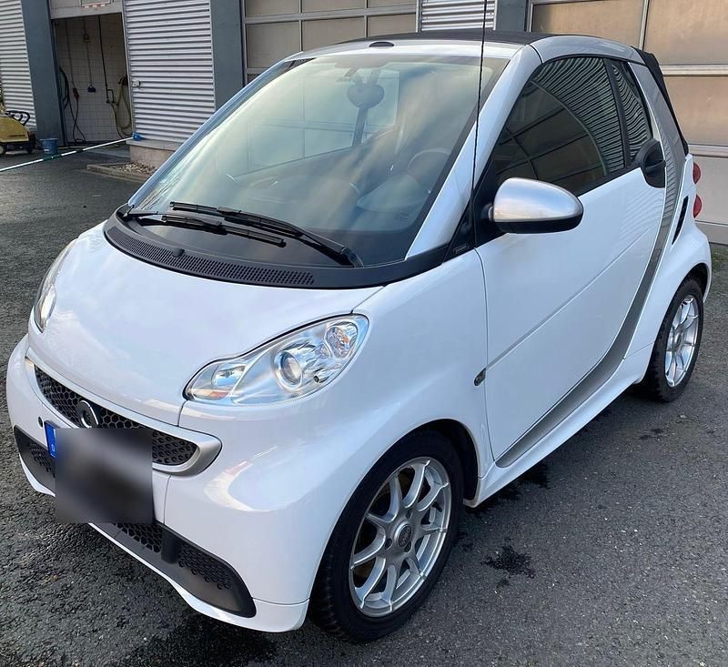 Weiß Gebraucht 2013 Smart ForTwo Coupé Passion Cabrio | 8.990 € (Teuer) - Bild 1/2