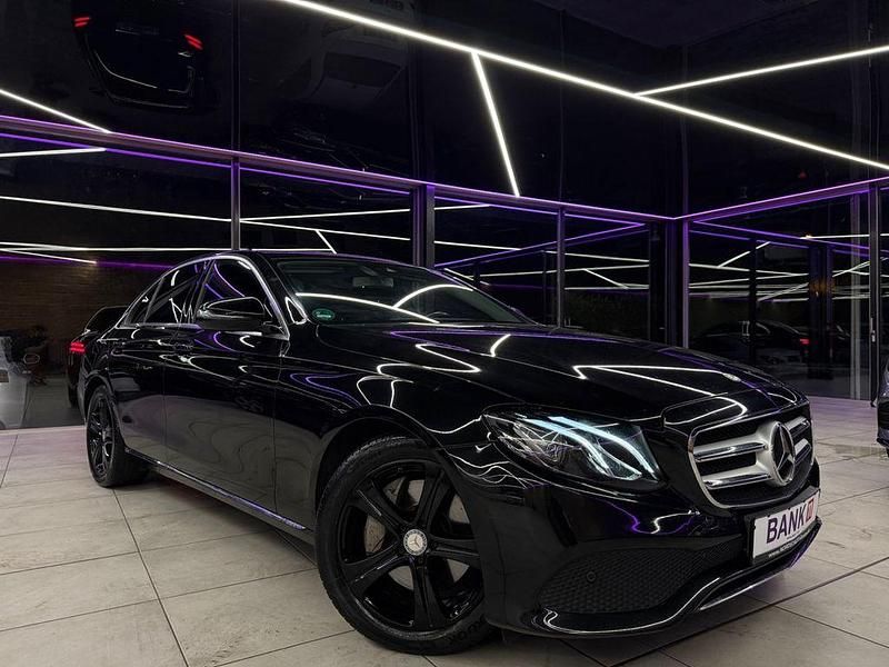 Schwarz Gebraucht 2016 Mercedes E350 Limousine | 25.990 € (Etwas zu teuer) - Bild 1/4