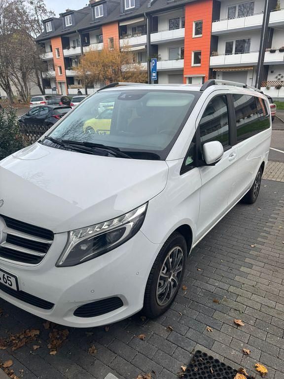 Gebraucht Mercedes V220 163 PS (119 kW) 2017 Weiß Van / Kleinbus