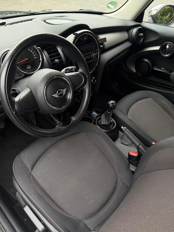 Usata Mini ONE 102 CV (75 kW) 2016 Nero Utilitaria