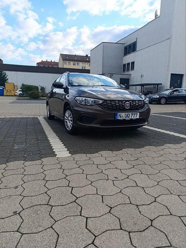Braun Gebraucht 2017 Fiat Tipo Lounge Kombi | 6.500 € (Superpreis) - Bild 1/4
