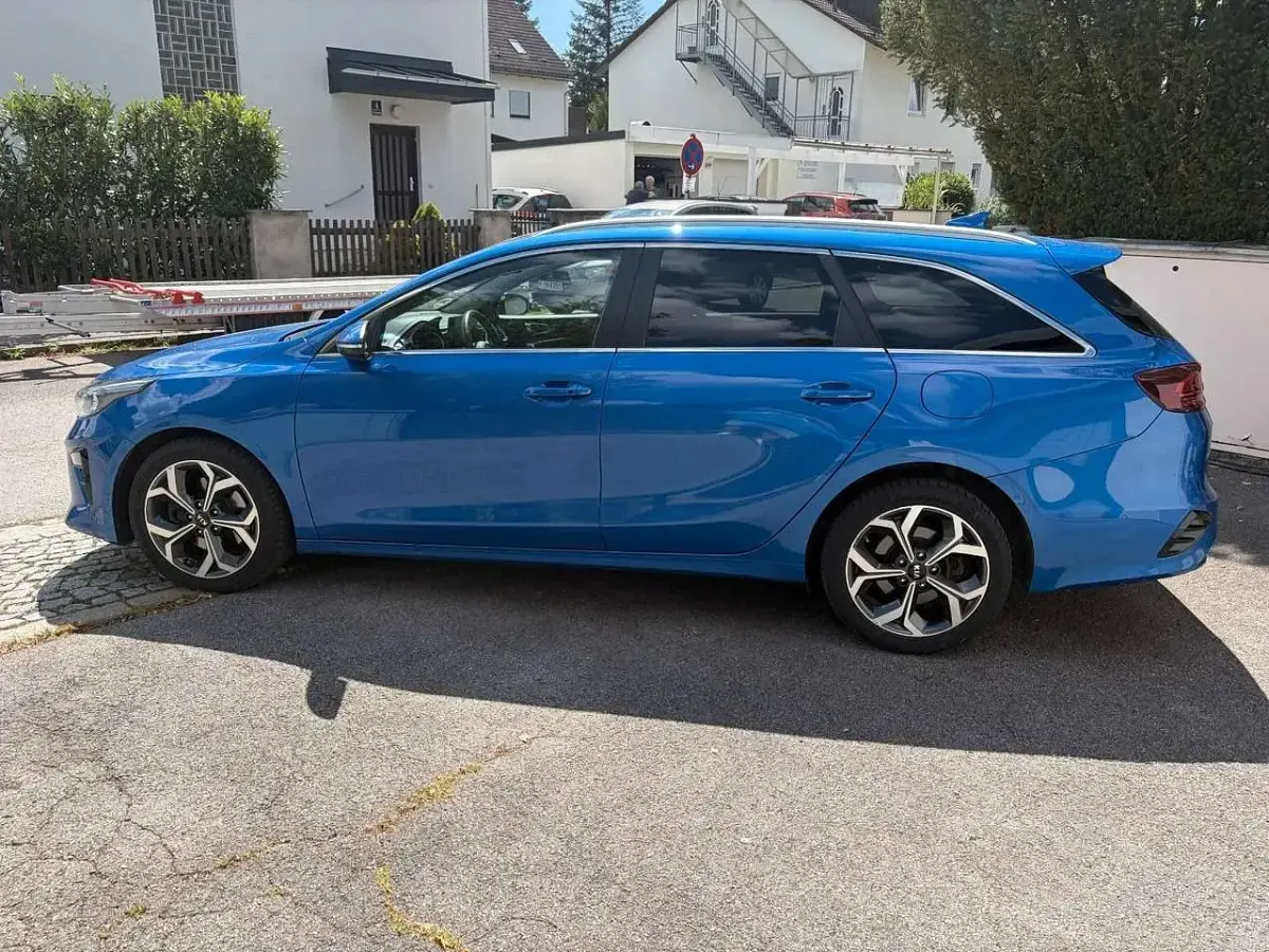 Gebraucht Kia Ceed Sportswagon 136 PS (100 kW) 2019 Blue flame Kombi
