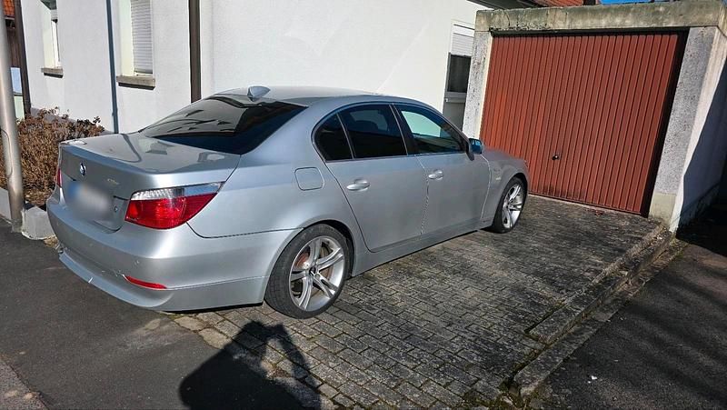 Gebraucht BMW 525 192 PS (141 kW) 2004 Silber Limousine