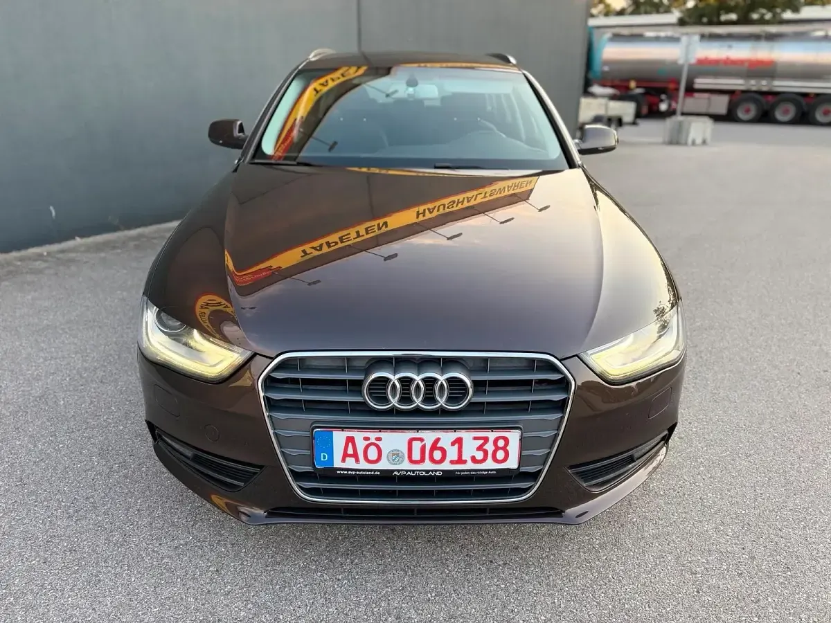 Gebraucht Audi A4 Attraction 143 PS (105 kW) 2012 Braun Kombi