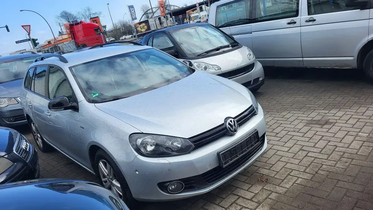 Używany VW Golf VII Match 105 KM (77 kW) 2013 Srebrny Kombi