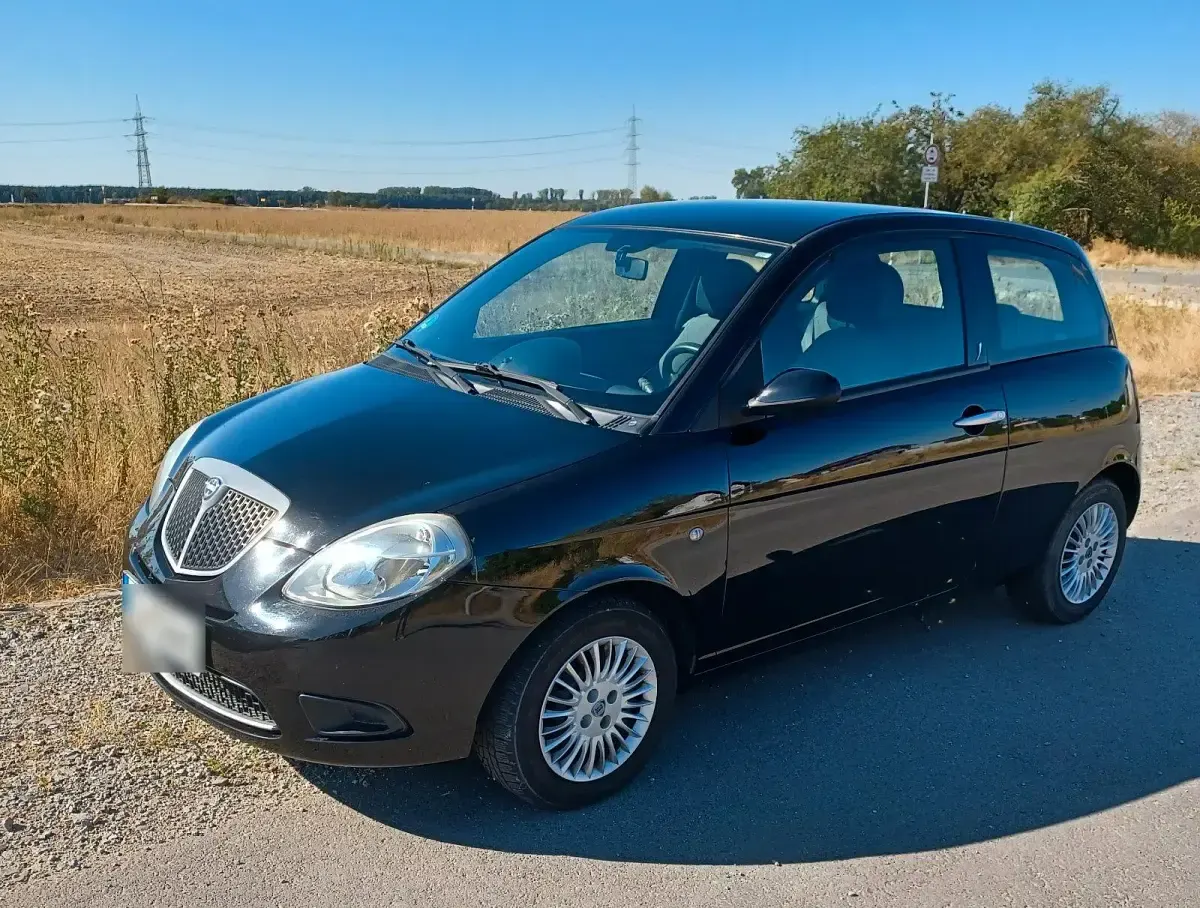 Gebraucht Lancia Ypsilon 60 PS (44 kW) 2008 Schwarz Kleinwagen
