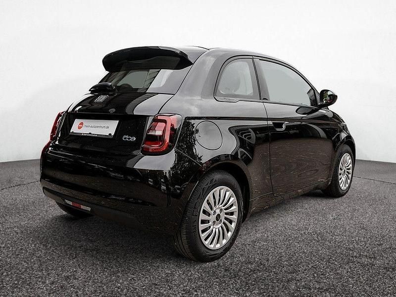 Gebraucht Fiat 500e Action 69 kW (95 PS) 2023 Schwarz Kleinwagen