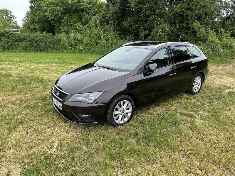 Violett Gebraucht 2017 Seat Leon ST Kombi | 9.000 € (Superpreis) - Bild 1/4