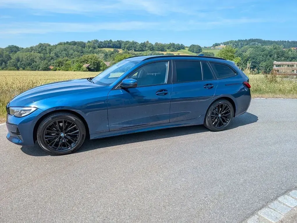 Gebraucht BMW 320 Advantage 190 PS (139 kW) 2021 Blau Kombi