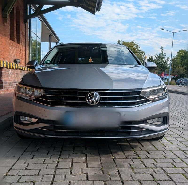 Silber Gebraucht 2020 VW Passat Business Kombi | 18.900 € (Fairer Preis) - Bild 1/4
