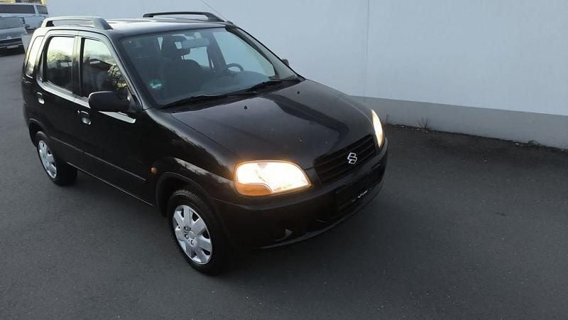 Schwarz Gebraucht 2002 Suzuki Ignis Club Limousine | 1.598 € (Guter Preis) - Bild 1/4