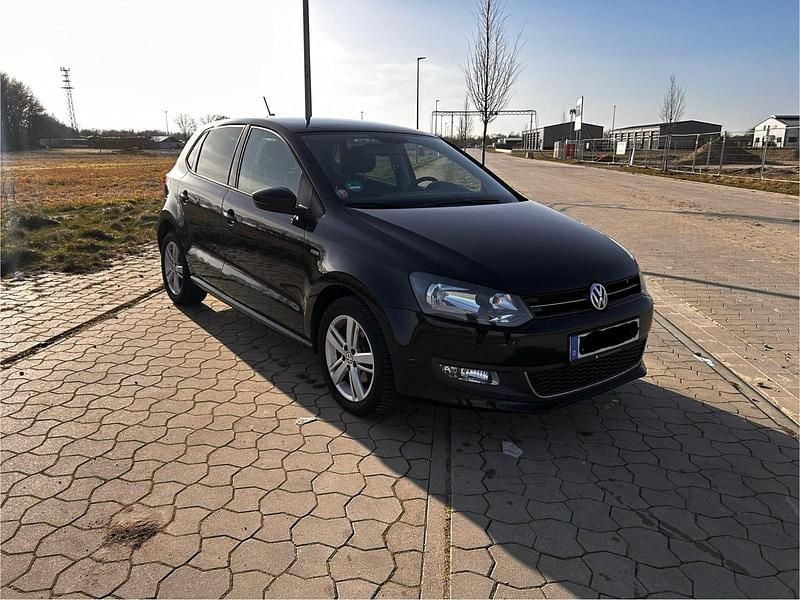 Gebraucht VW Polo Life 60 PS (44 kW) 2013 Schwarz Kleinwagen