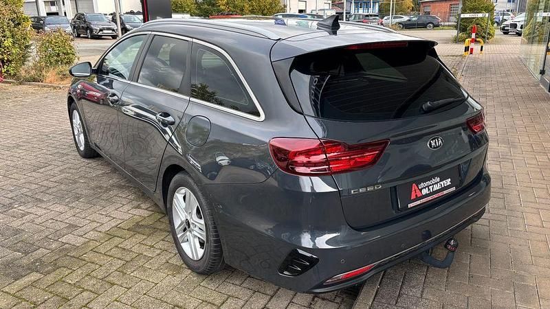 Gebraucht Kia Ceed Sportswagon Vision 159 PS (116 kW) 2021 Grau Kombi