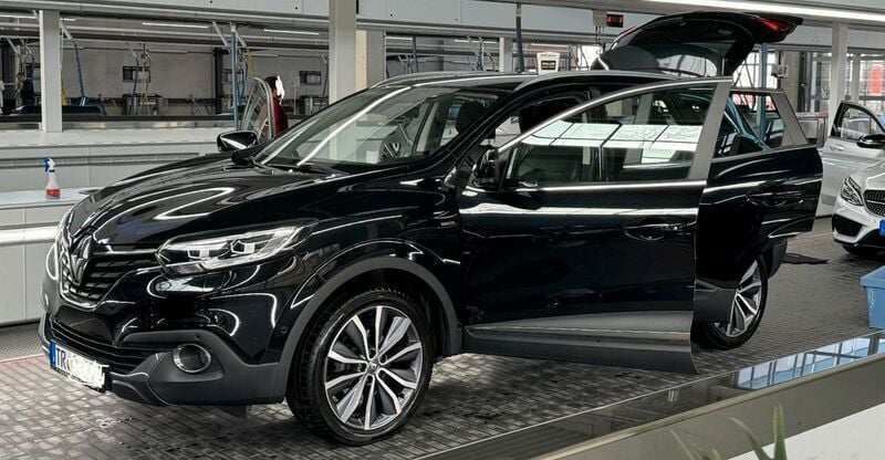 Schwarz Gebraucht 2015 Renault Kadjar Bose Edition SUV | 12.700 € (Fairer Preis) - Bild 1/4