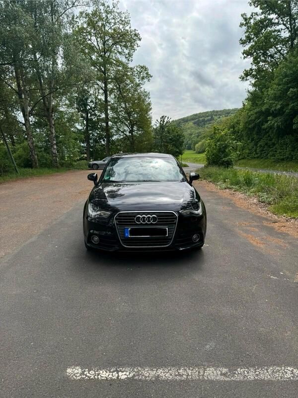 Schwarz Gebraucht 2012 Audi A1 Ambition Kleinwagen | 13.000 € (Teuer) - Bild 1/4